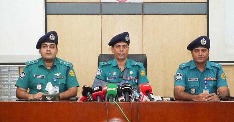 আইন-শৃঙ্খলা রক্ষা বাহিনীর চাকরিচ্যুতরা অপরাধে জড়িয়ে পড়ছেন: ডিসি মাসুদ